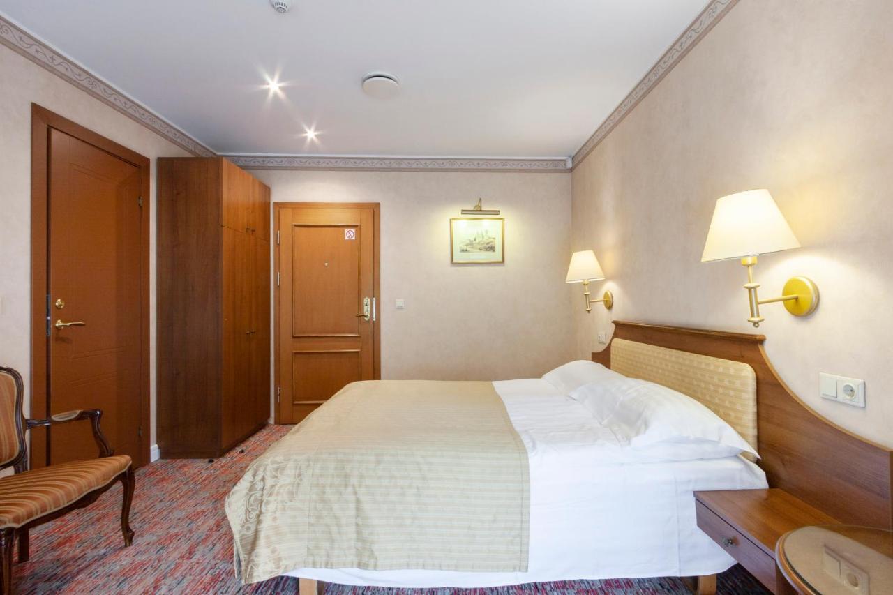 Story Inn Self Check-In Hotel Аеропорт Вільнюс Екстер'єр фото